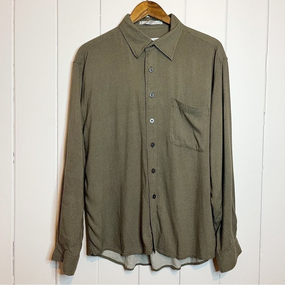 Geoffrey Beene Mossy Green Button Down Shirt. Size Large.